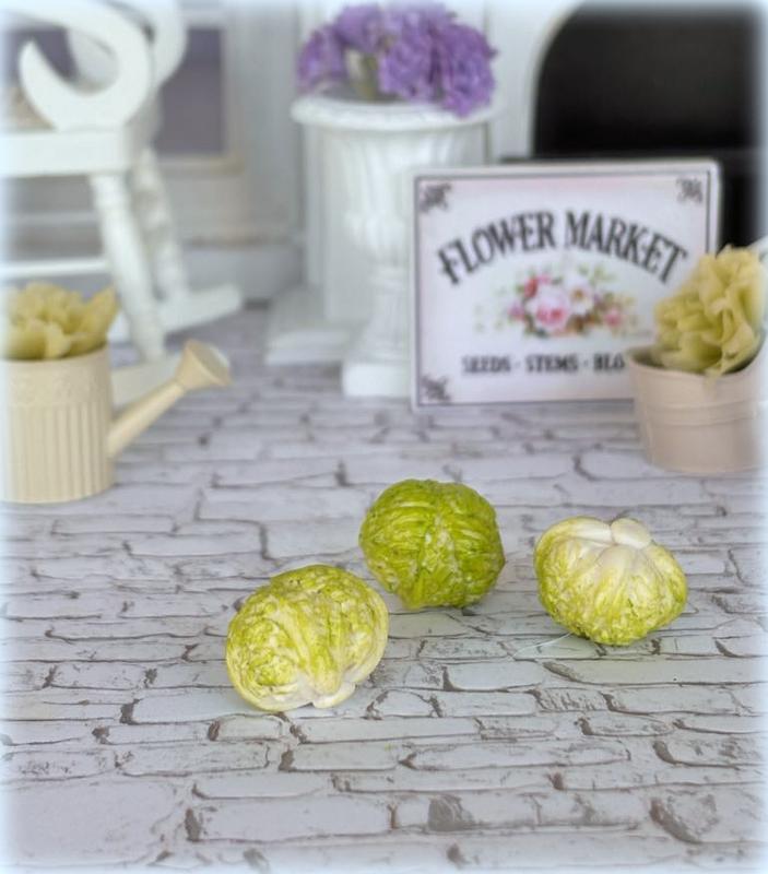Dollhouse icecberg lettuce leaves market
