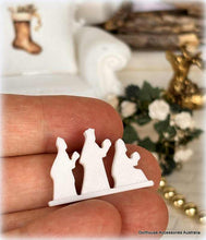 Dollhouse Christmas nativity wise men