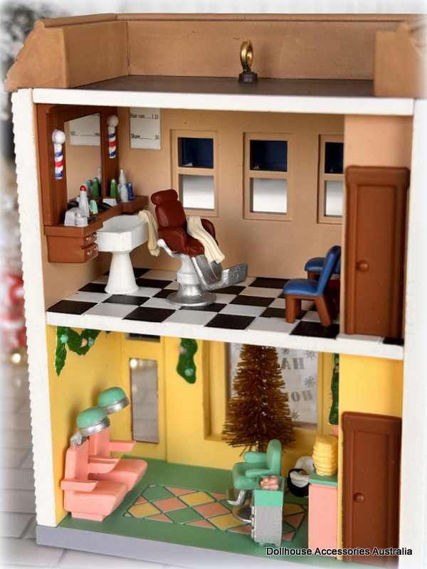 Hallmark Nostalgia Barber Shop 2004 - 9 cm high
