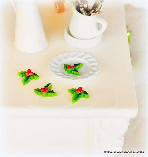 Dollhouse resin holly pieces miniature
