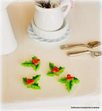 Dollhouse resin holly pieces miniature