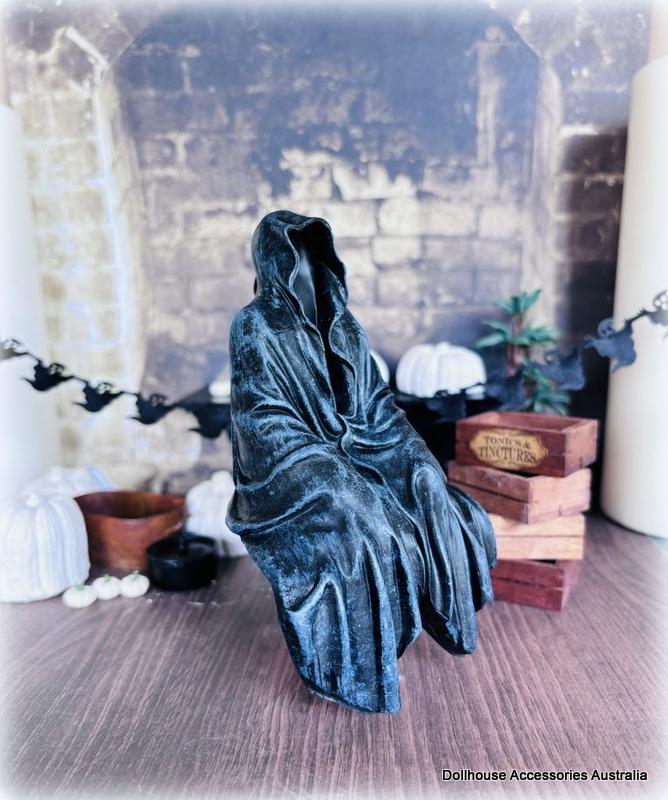 Dollhouse Grim Reaper haunted house Halloween figurine