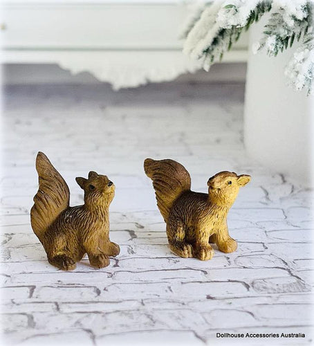 Dollhouse miniature squirrel animals garden