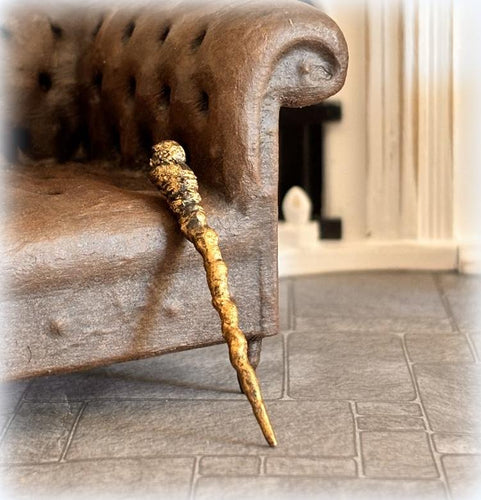 Wand - Knotted Wood
