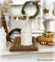 Dollhouse Dutch Gingerbread house shelf ornament putz house