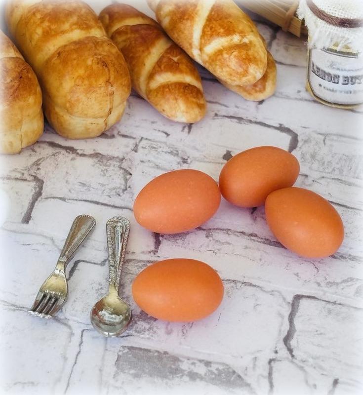 Large Brown Eggs x 4 - Miniature