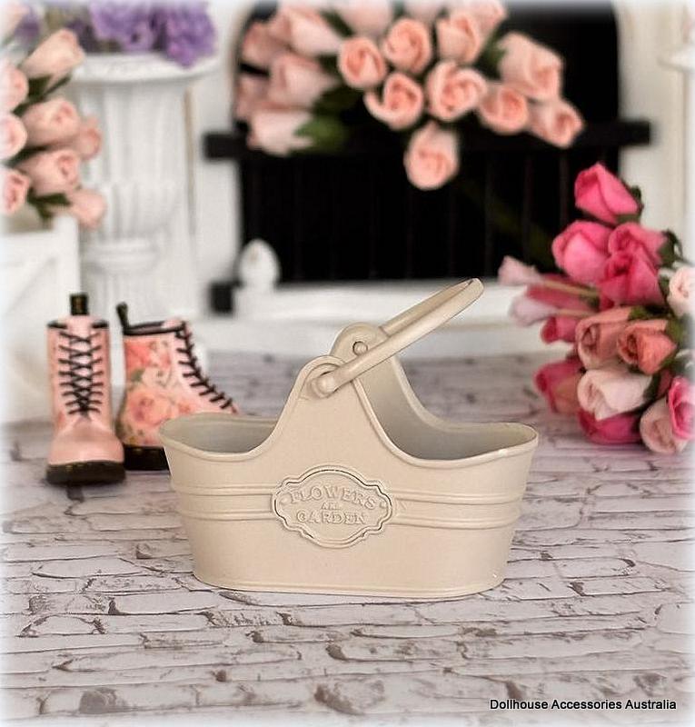 Dollhouse 1:12 scale beige flower bucket garden