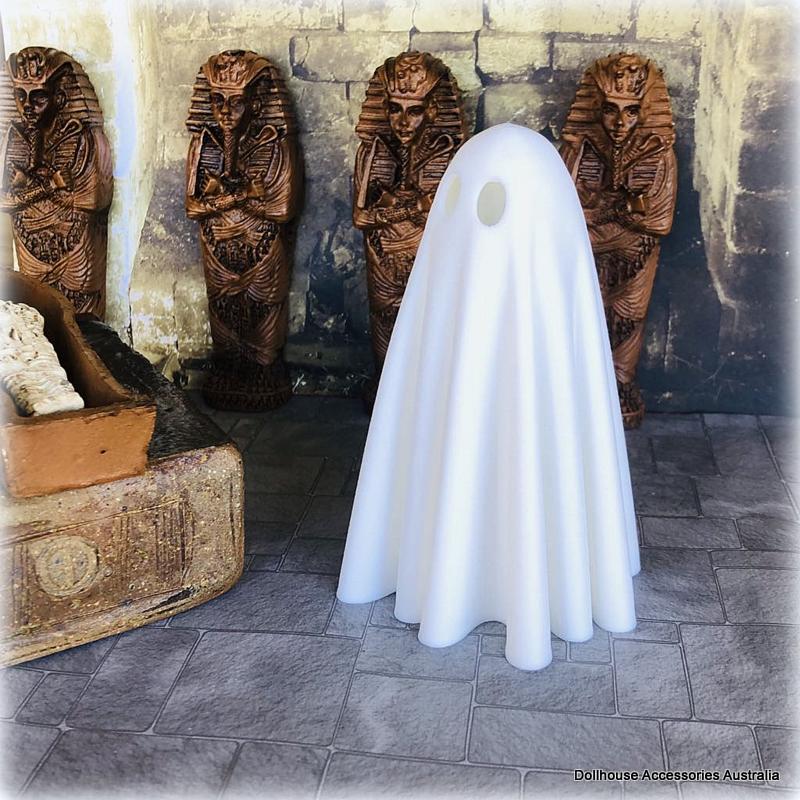 Dollhouse halloween ghost scene figurine