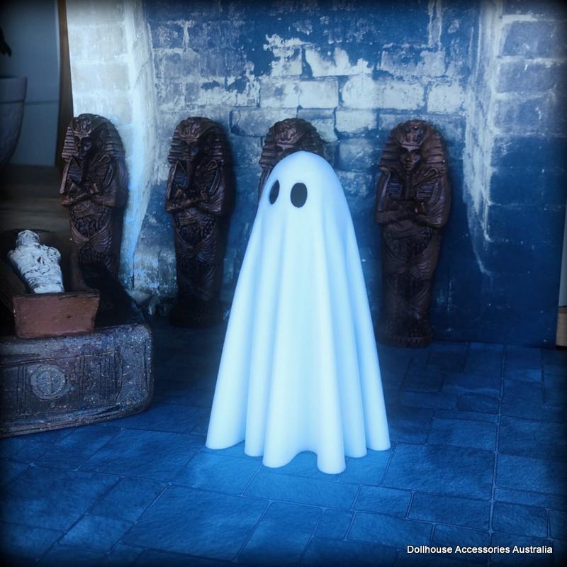 Dollhouse halloween ghost scene figurine