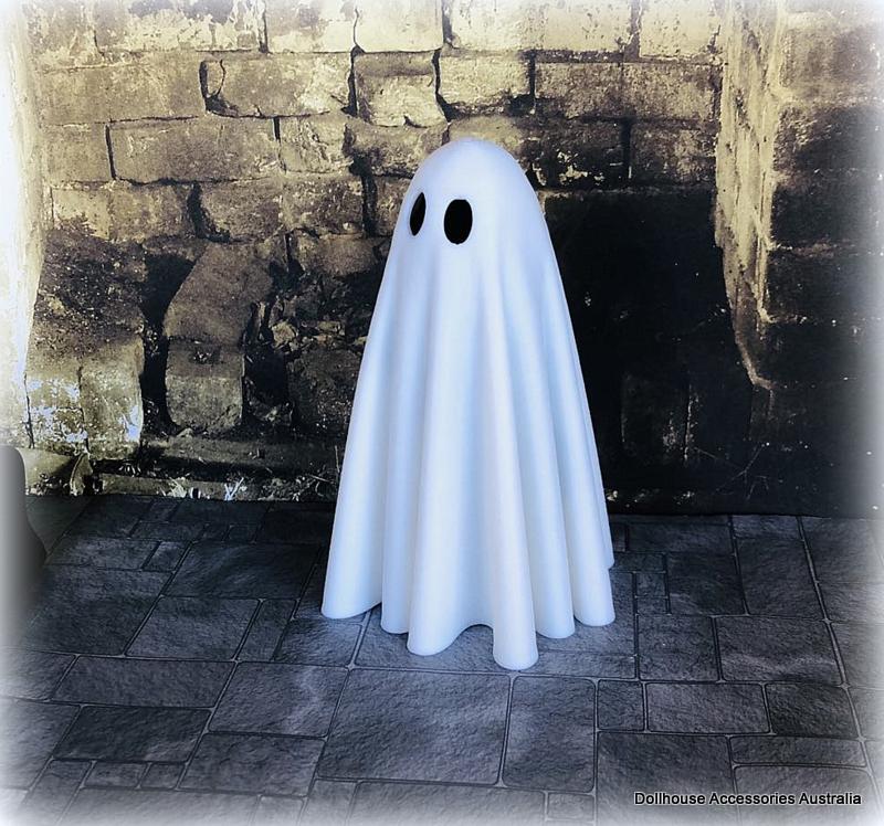 Dollhouse halloween ghost scene figurine