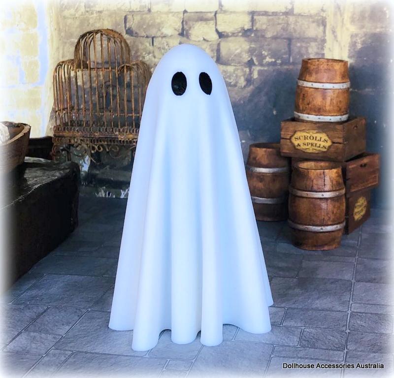 Dollhouse halloween ghost scene figurine