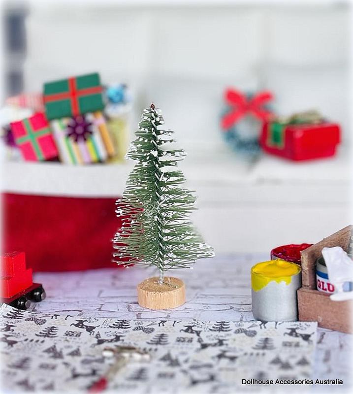 Small Christmas Tree  - 6cm - Miniature