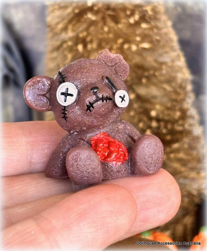 Old Broken Bear - Miniature