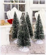 Pine Tree with Snow Base  - 10 cm - Miniature