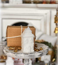 Dollhouse Dutch Gingerbread house shelf ornament putz house