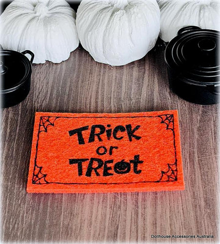 Dollhouse Trick or Treat Doormat