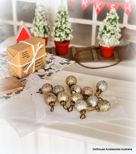 Dollhouse Christmas baubles gold silver ivory