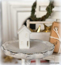 Dollhouse miniature white 3D printed house shelf ornament