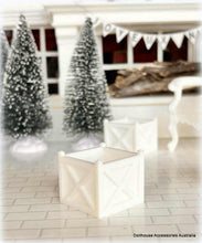 Dollhouse miniature hamptons planter box