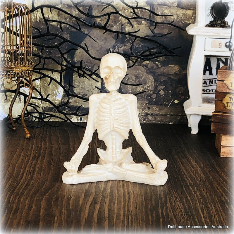 Yoga Skeleton - Hands at Rest - 8 cm high - Miniature