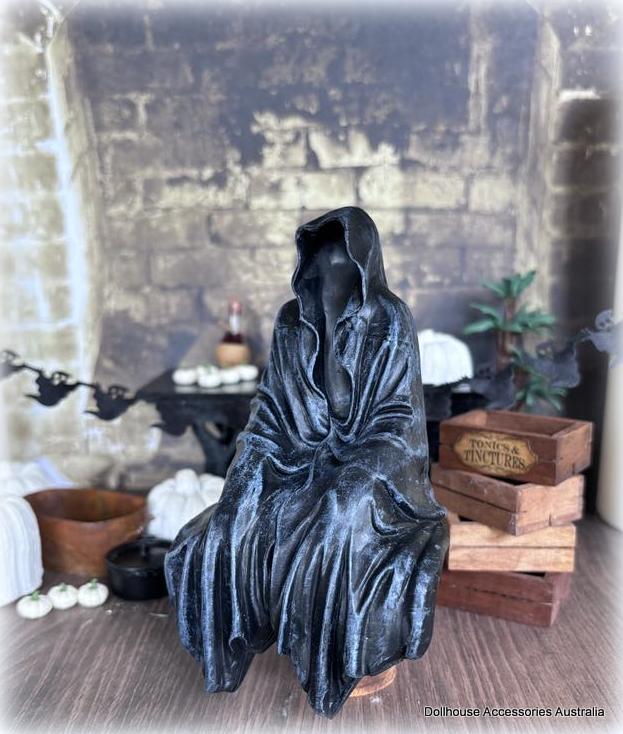 Dollhouse Grim Reaper haunted house Halloween figurine