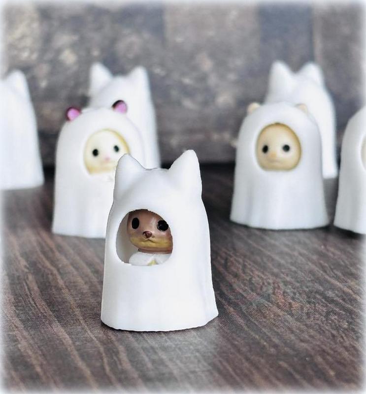 Sylvanian Families Squirrel Mini Figure Ghost Costume - 2 cm high