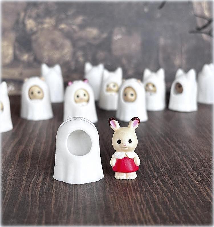 Sylvanian Families Chocolate Rabbit Mini Figure Ghost Costume - 2 cm high