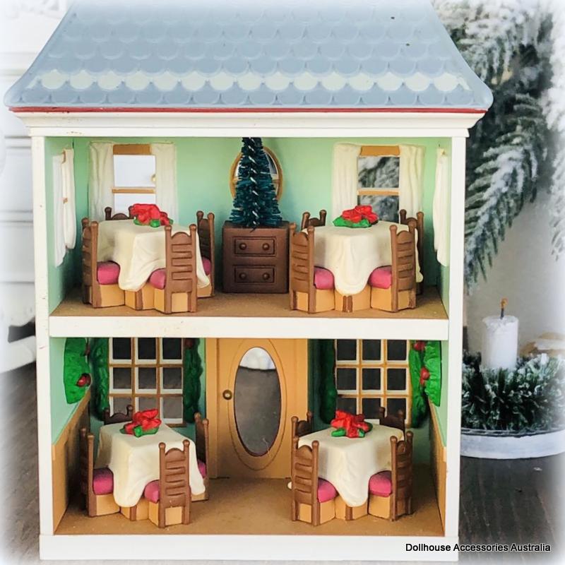 Hallmark Nostalgia Cafe 1997 - 9cm high