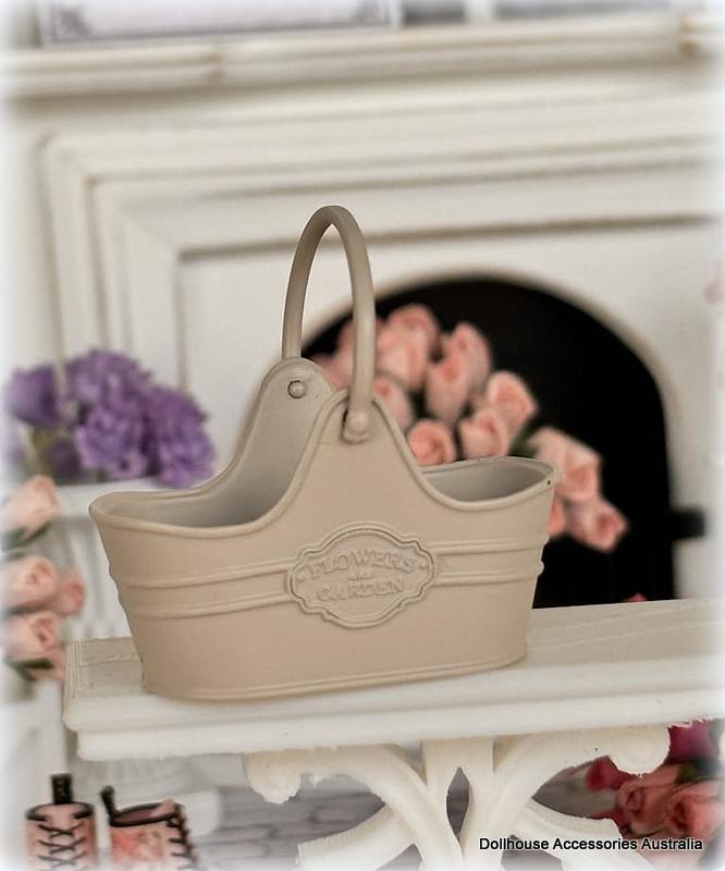 Dollhouse 1:12 scale beige flower bucket garden
