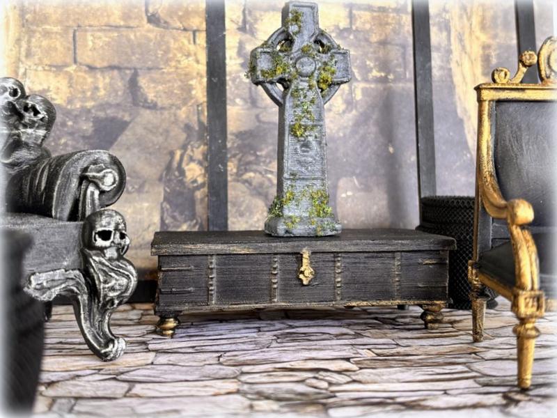 Gravestone with Moss - 7 cm high - Miniature