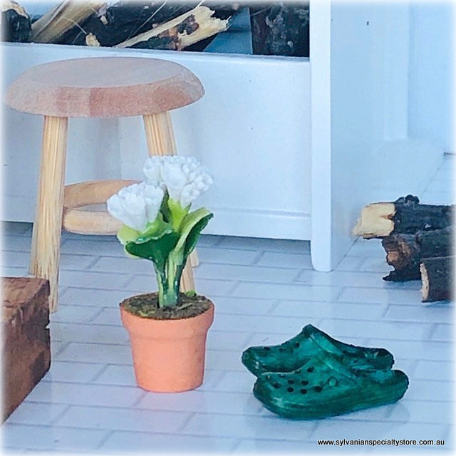 White Flower in Pot - Miniature