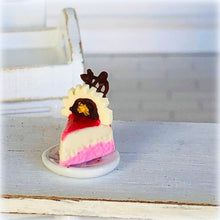 Strawberry Cheesecake Slice - Miniature