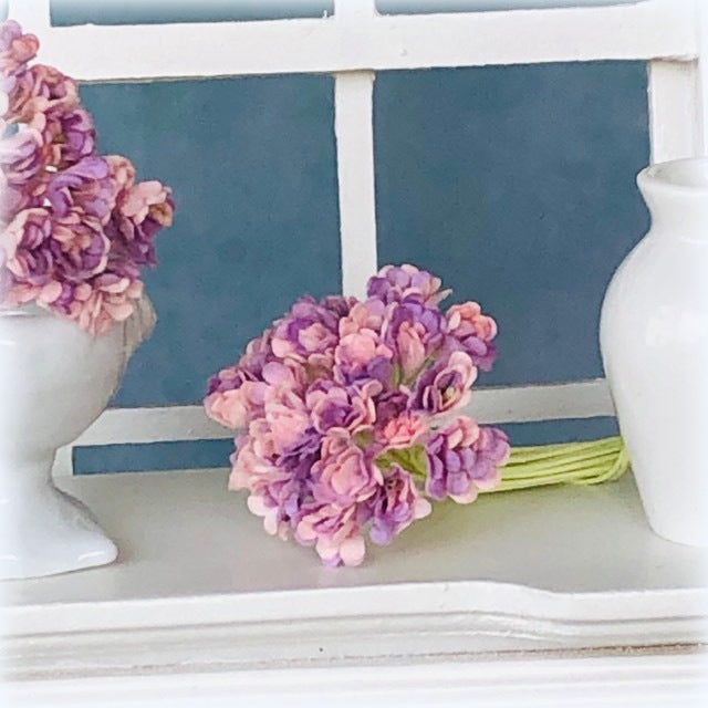 Dollhouse miniature purple pink bouquet flowers baby's breath
