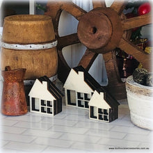 Set of 3 mini Cottages - Unpainted - Miniature