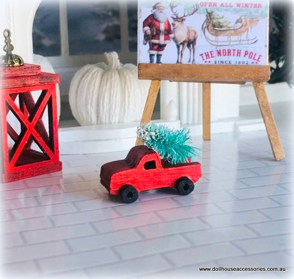 Red Ute with Tree - 3cm - Miniature