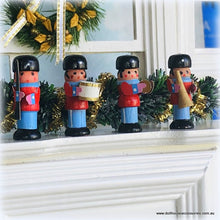 Toy Soldiers x 4  - Miniature