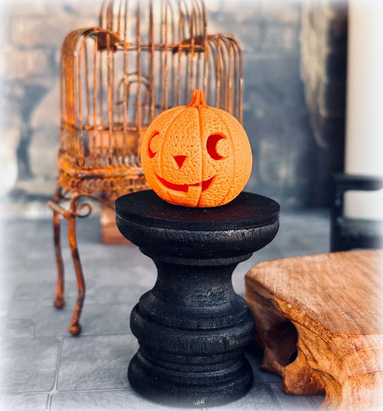 Jack-O-Lantern Pumpkin - Laughing Face