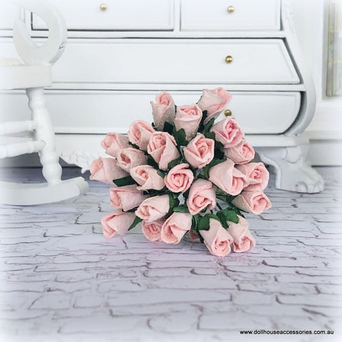 Dollhouse blush pink roses
