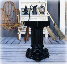 Black Detailed Pedestal Stand - Miniature