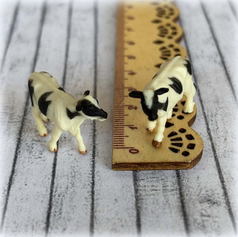 Dollhouse miniature cows pair for farmhouse scene ornaments for display