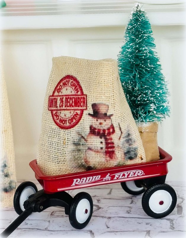 Dollhouse Elf Christmas Eve sack Don't open until the 25th