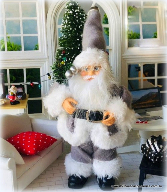 Dollhouse Christmas Santa figure Father Christmas St Nicholas