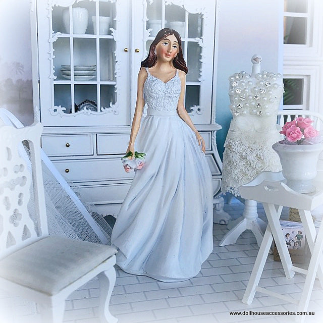 Modern Bride Figure - Resin - 13cm