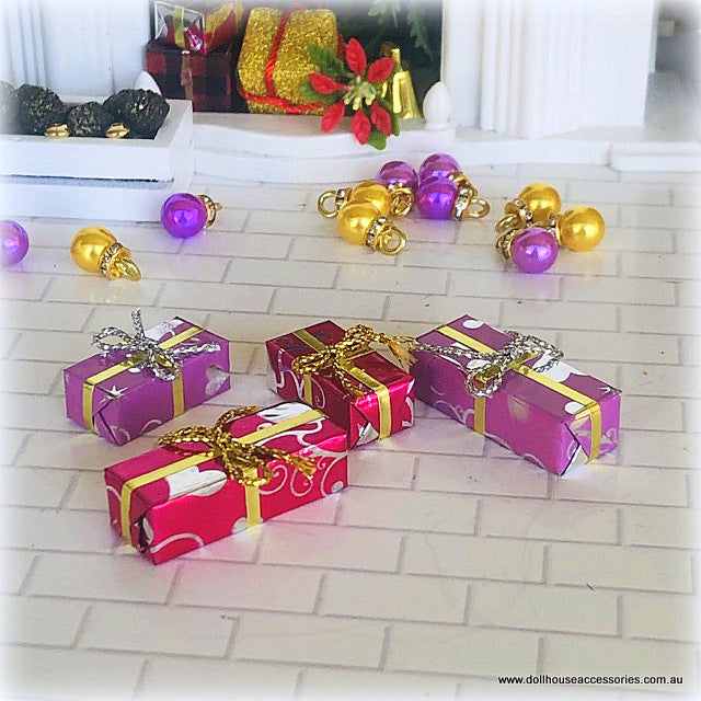 Gifts Wrapped - x 4 - Mixed Colours