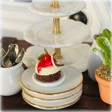 Mini Cheesecake with Raspberry Coulis - Miniature