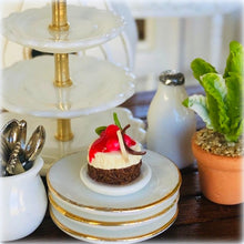 Mini Cheesecake with Raspberry Coulis - Miniature
