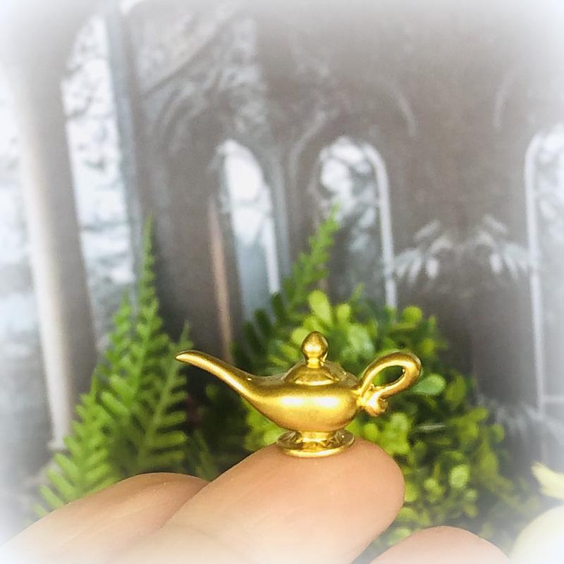 Dollhouse Aladdin's genie lamp
