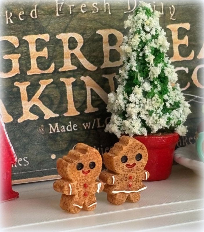Dollhouse gingerbread