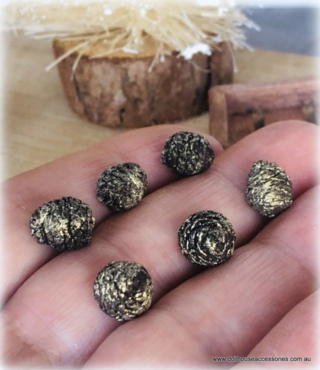 Pine Cones x 6 - Miniature