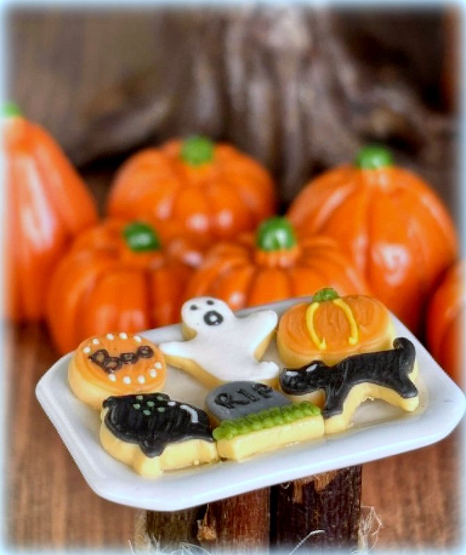 Dollhouse Halloween themed cookies treats